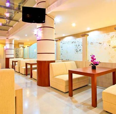 Hotel Marina Ambon Kültér fotó